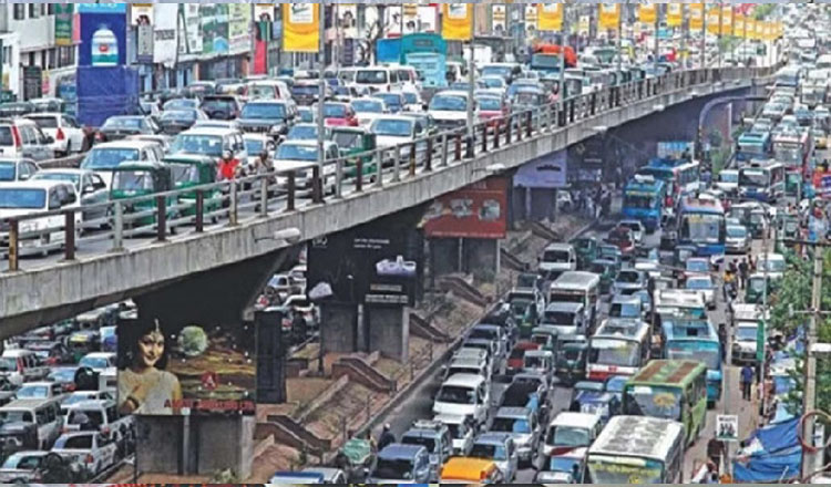 ট্রাফিক ব্যবস্থাপনায় ১৮ দফা সুপারিশ, যানজটের কারণে নষ্ট হচ্ছে দৈনিক প্রায় ৮২ লাখ কর্মঘণ্টা