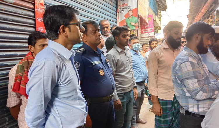 তিন প্রতিষ্ঠানকে জরিমানা হবিগঞ্জে পলিথিন রাখায়