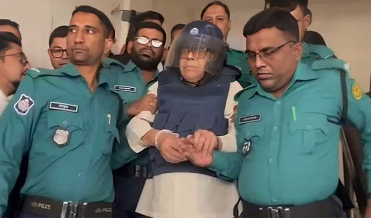 চার দিনের রিমান্ডে সাবেক মন্ত্রী কামরুল