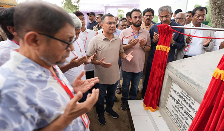 গণভোট এবং জুলাই সনদ নিয়ে বিভ্রান্তকারীদের প্রশ্রয় না দেওয়ার আহ্বান প্রধানমন্ত্রীর