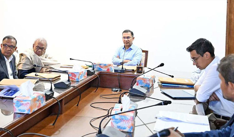 বিনিয়োগ বাড়াতে প্রকল্প অনুমোদন প্রক্রিয়া সহজ করতে প্রধানমন্ত্রী নির্দেশ