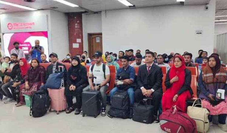 ৬৫ লেবানন প্রবাসী আজ সন্ধ্যায় দেশে ফিরছেন