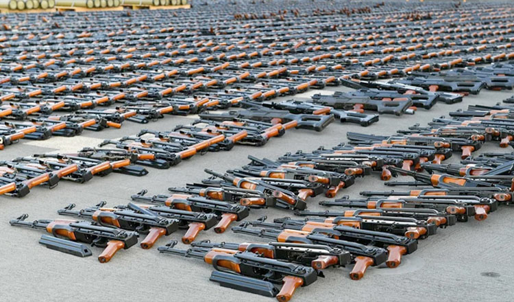 ইউক্রেন অস্ত্র আমদানির ক্ষেত্রে এক নম্বরে এবং দুই নম্বরে আছে ভারত