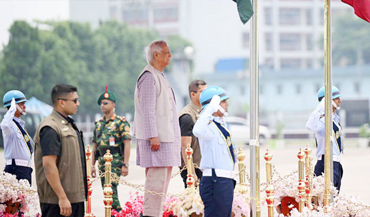 প্রধান উপদেষ্টার বিমান বাহিনীর অনুশীলন পর্যবেক্ষণ