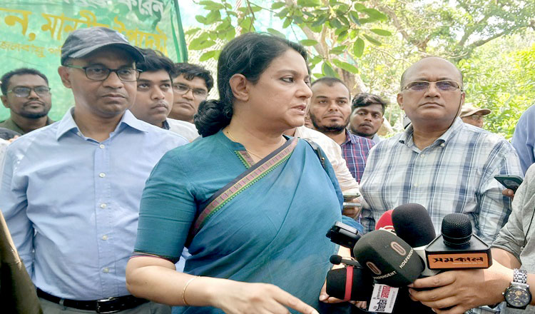 ধ্বংসাত্মক উন্নয়ন প্রক্রিয়া থেকে বের হয়ে নতুন প্রজন্মকে প্রকৃতিবান্ধব উন্নয়ন প্রক্রিয়ায় সম্পৃক্ত করতে হবে : পরিবেশ উপদেষ্টা