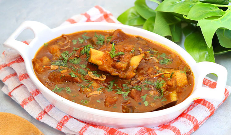 আকিকার গোশত রান্না করে খাওয়ানোই বেশি উত্তম