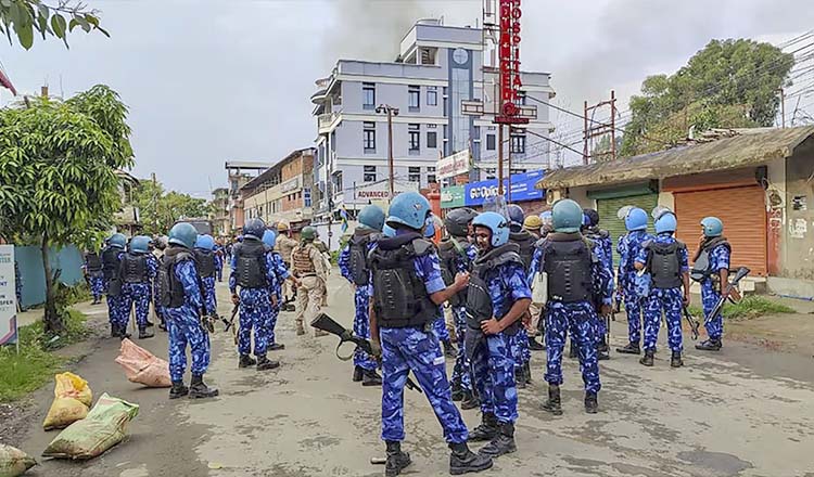 মণিপুরে সচল ব্রডব্যান্ড, এখনো অচল মোবাইল ইন্টারনেট