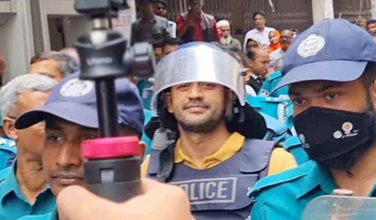 ব্যারিস্টার সুমন রিমান্ড শেষে কারাগারে