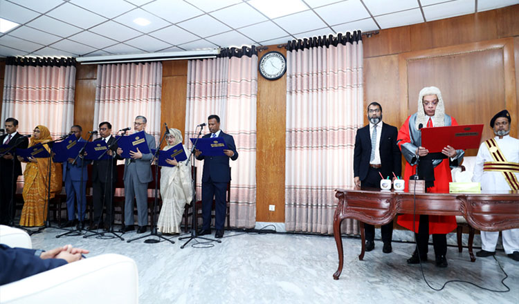 পিএসসির সাত সদস্য শপথ নিলেন