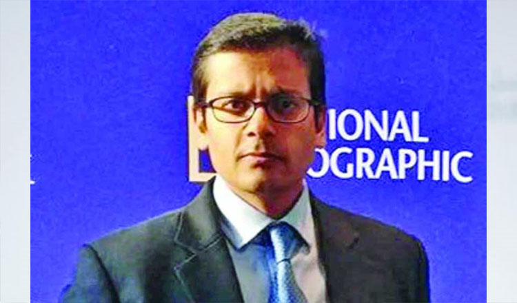 লুৎফে সিদ্দিকীর সতর্কবার্তা: এআই হতে পারে ঝুঁকির কারণ