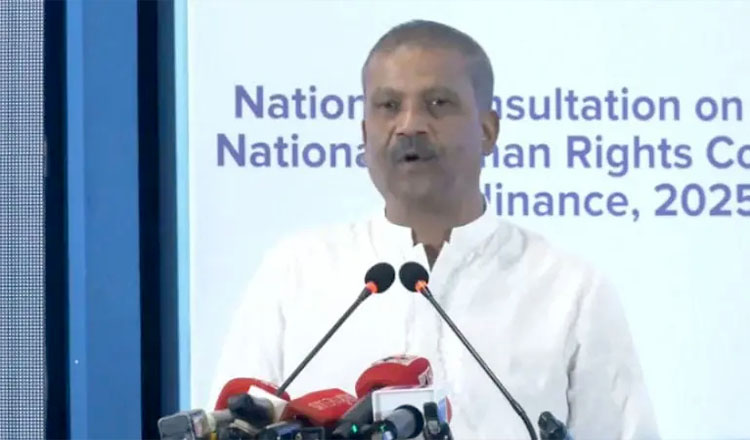 সেফ এক্সিটের প্রয়োজন নেই উপদেষ্টাদের: আইন উপদেষ্টা