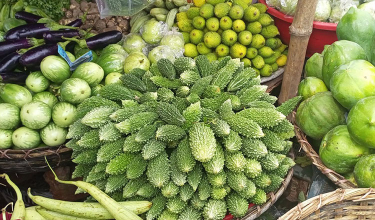 বাজার না করেই ফিরতে হচ্ছে ঘরে আকাশছোঁয়া দ্রব্যমূল্যের দুর্ভোগ