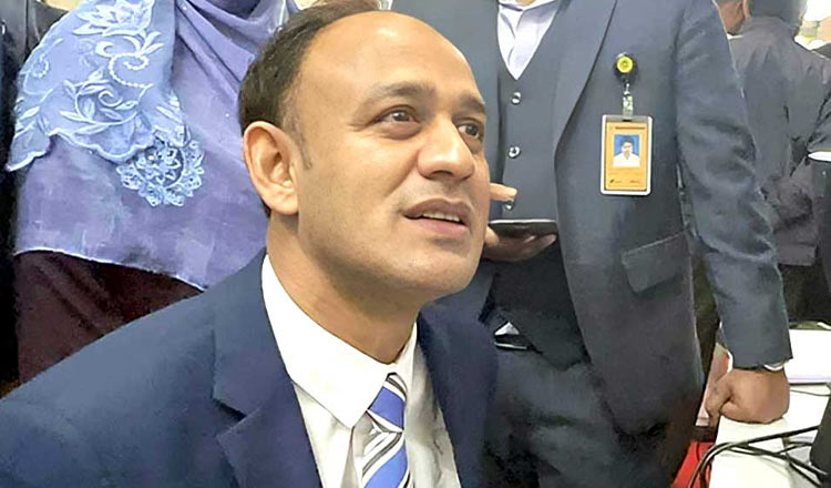 পুলিশ ব্যারিস্টার সুমনের ১০ দিনের রিমান্ড চায়