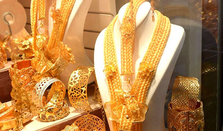 দুই লাখ টাকা ছাড়িয়ে যেতে পারে স্বর্ণের ভরি