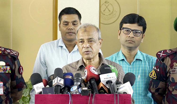 সরকার আইনশৃঙ্খলা পরিস্থিতির উন্নয়নে বদ্ধপরিকর: স্বরাষ্ট্র উপদেষ্টা