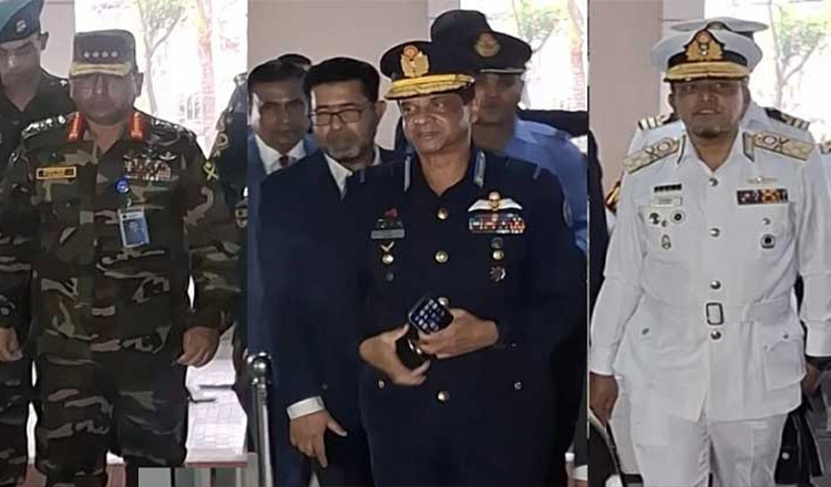 নির্বাচন কমিশনের সঙ্গে বৈঠকে অংশ নিলেন তিন বাহিনী প্রধান