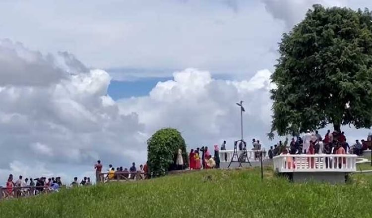 পর্যটকদের সমাগম বেড়েছে খাগড়াছড়িতে