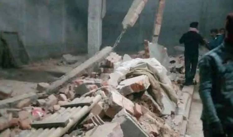 গোডাউনের দেয়াল ভেঙে শ্রমিকের মৃত্যু লালমনিরহাটে