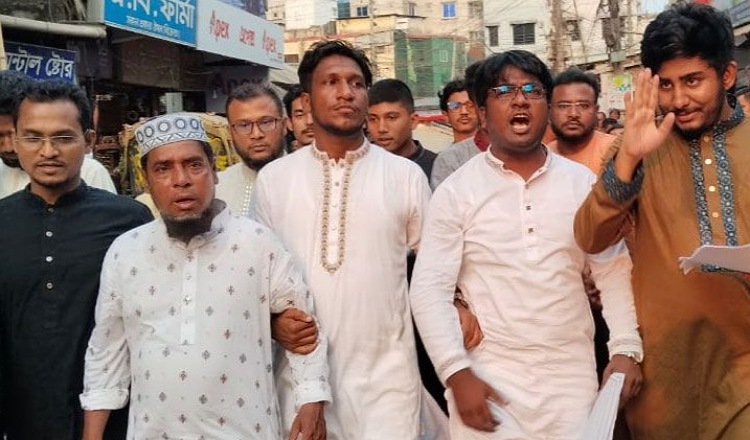 এনসিপির কেন্দ্রীয় নেতাদের গণসংযোগ কুমিল্লায়