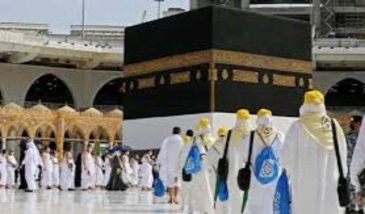 নিরাপদে হজ পালনের পরেও হজযাত্রীরা ৮ কোটি ২০ লাখ টাকা ফেরত পেয়েছেন