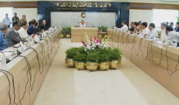 উপদেষ্টা পরিষদের বৈঠকে বিভিন্ন বিষয় নিয়ে আলোচনা