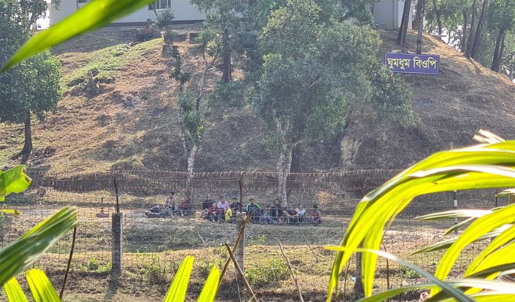 বাংলাদেশে আশ্রয় নিলেন ২৯ মিয়ানমার সেনা