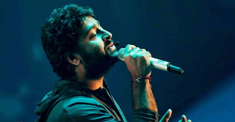 রাজস্থানে গিয়ে বারবার ভাইরাল অরিজিৎ সিং