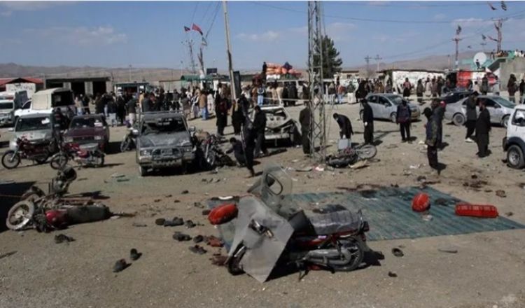 পাকিস্তানে বোমা হামলা, সাবেক সিনেটরসহ নিহত ৫