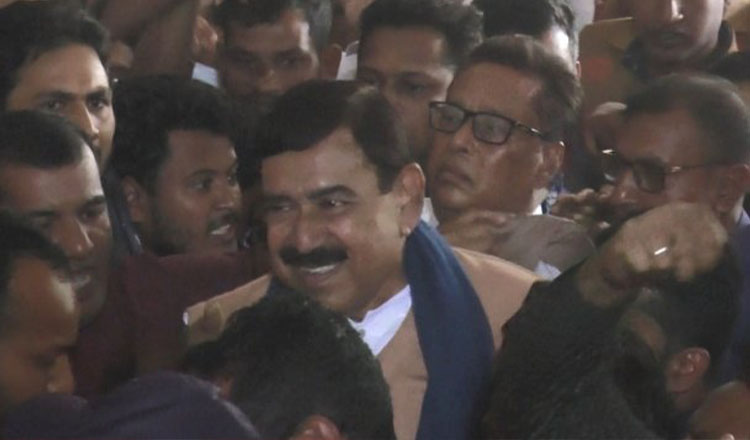 কারাগারে সাবেক নৌমন্ত্রী শাজাহান খান-সাবেক এমপি গোলাপ